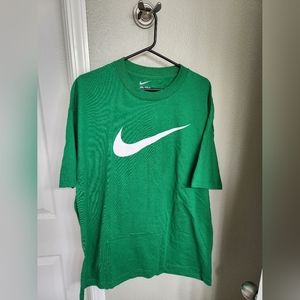 NWOT Men's Green Nike Tshirt